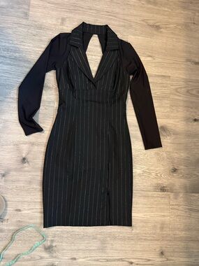 bebe Black Pinstripe Long-Sleeve V-Neck Sheath Dress with Collar